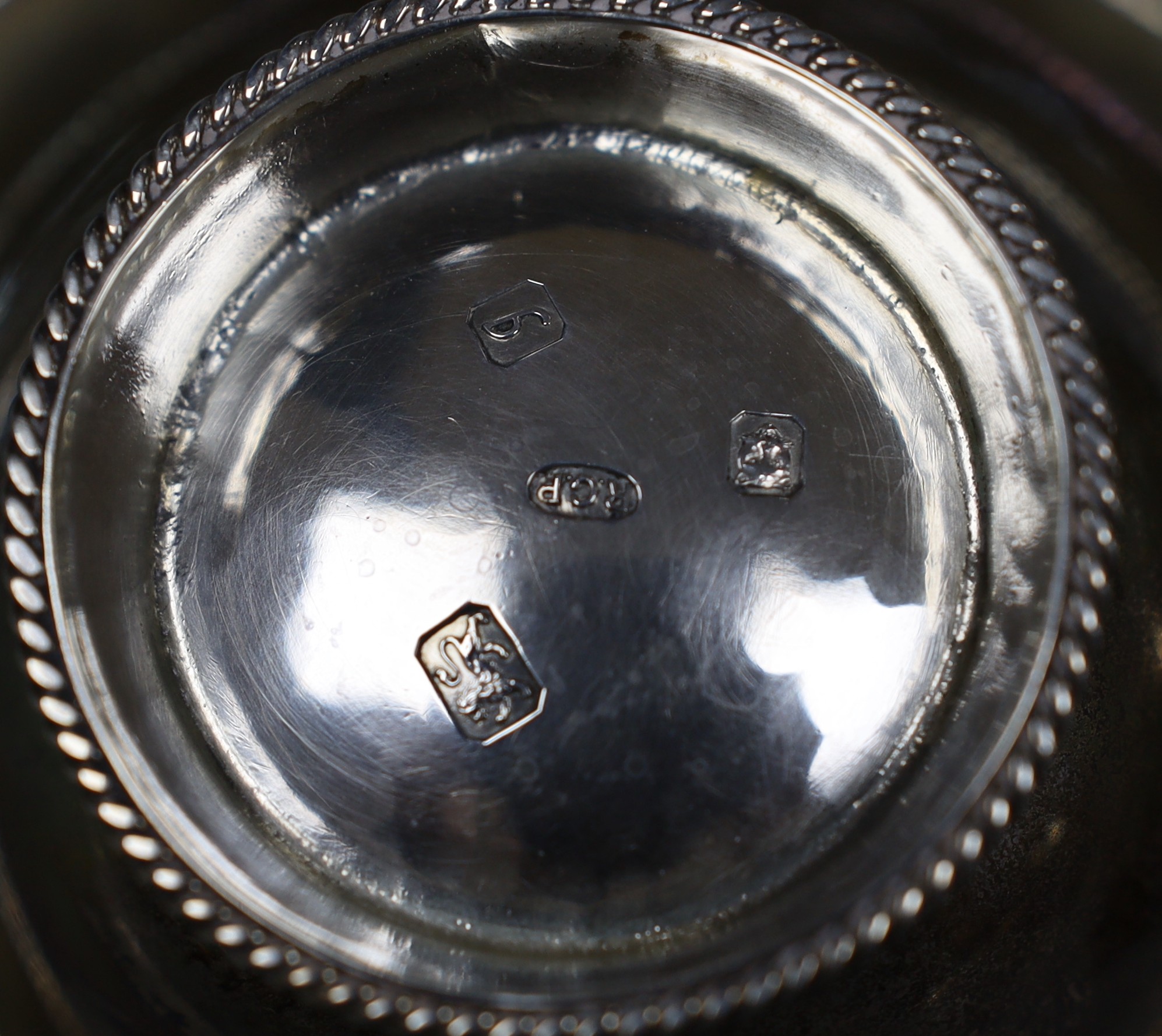 A silver bon bon dish by DRC, London, 1978, 14.1cm and a small silver bonbon basket by Rodney Clive Pettit, London, 1983, 8.3oz.